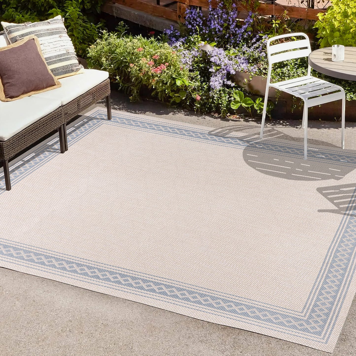 JONATHAN Y Diamond Border Indoor Outdoor Area Rug 3X5 Cream/Blue, Lucia Classic for Backyard, Patio, Porch, Easy-Cleaning, High Traffic, Pet-Friendly, Non-Shedding (SMB207A-3)