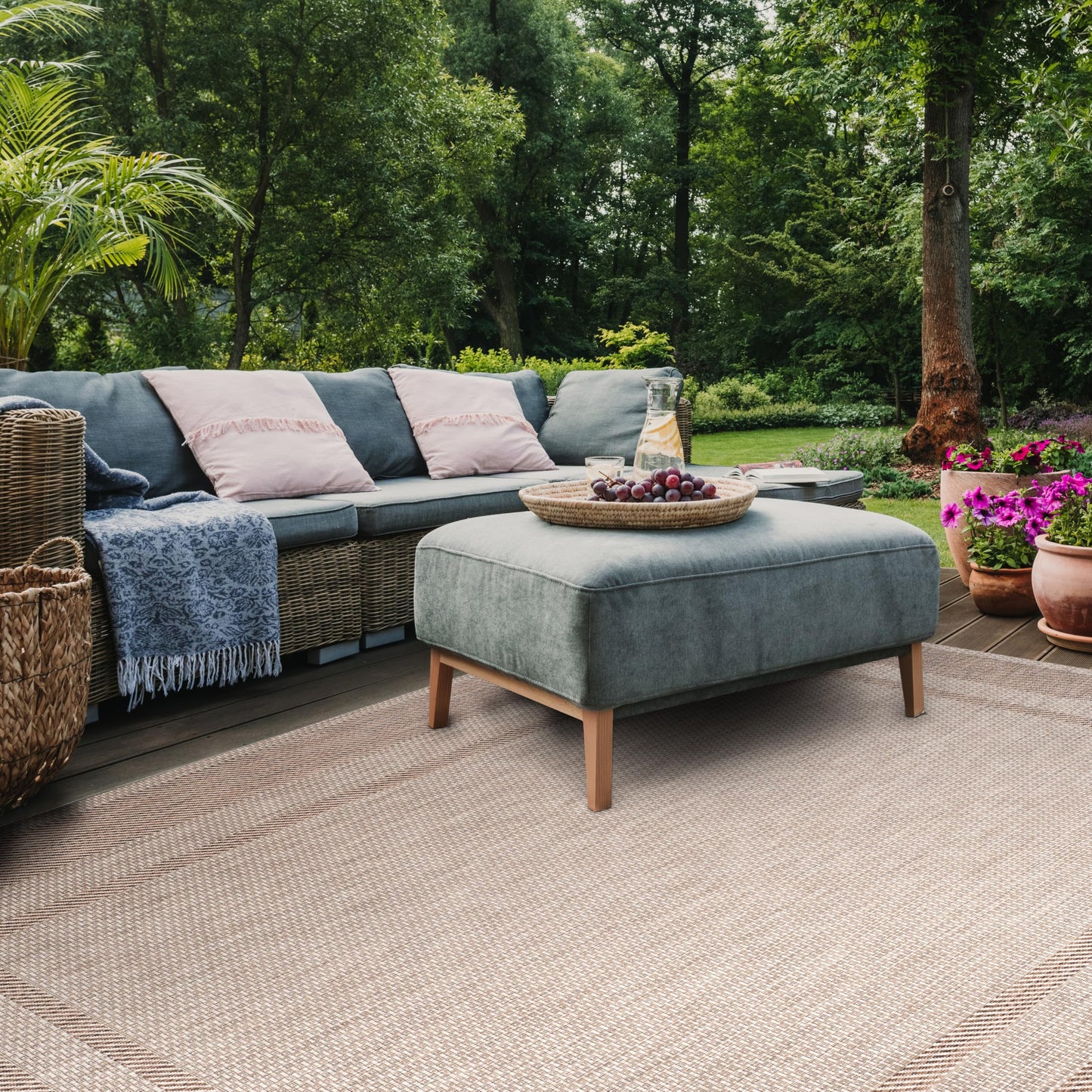 SAFAVIEH Washable Rug Outdoor Courtyard Collection - 8' x 10', Beige & Brown, Non-Shedding & Easy to Clean, Ideal for Patio, Backyard, Mudroom (CY8477-36312)