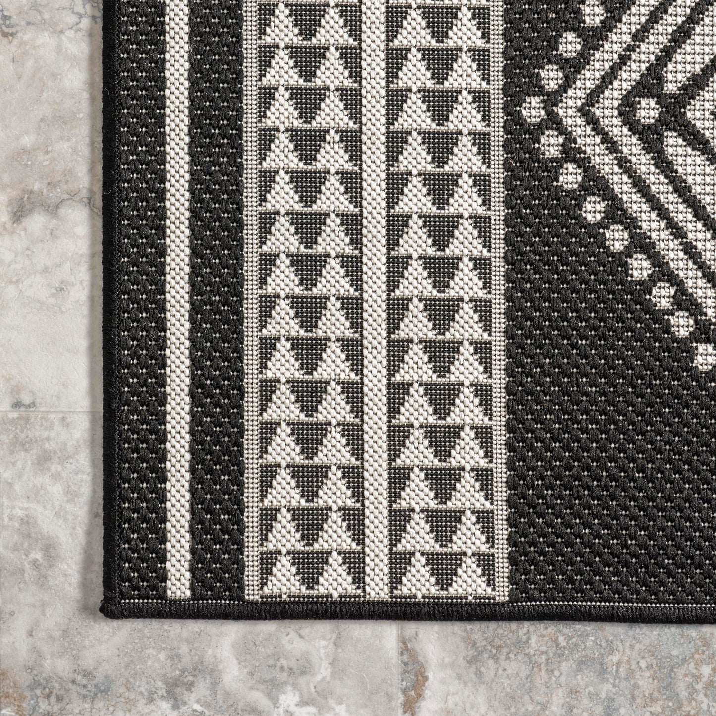 Nuloom Ranya Black/Ivory, 8' x 10', Tribal Geometric, Soft and Cozy, High Traffic, Stain Resistant, Easy Clean, Durable Area Rug for Indoor/Outdoor Patio, Deck, Porch, Garden, Courtyard