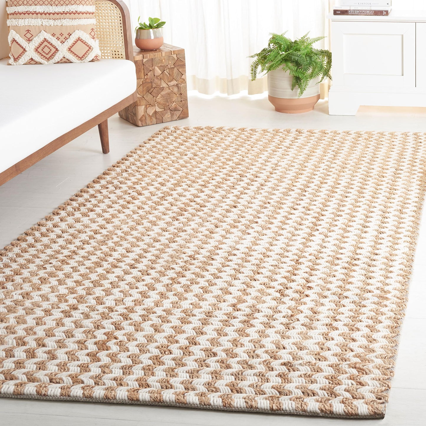 SAFAVIEH Natural Fiber Collection Area Rug - 4' x 6', Natural & Ivory, Handmade Jute & Wool, Ideal for The Living Room, Bedroom, Dining Room (NF513A-4)