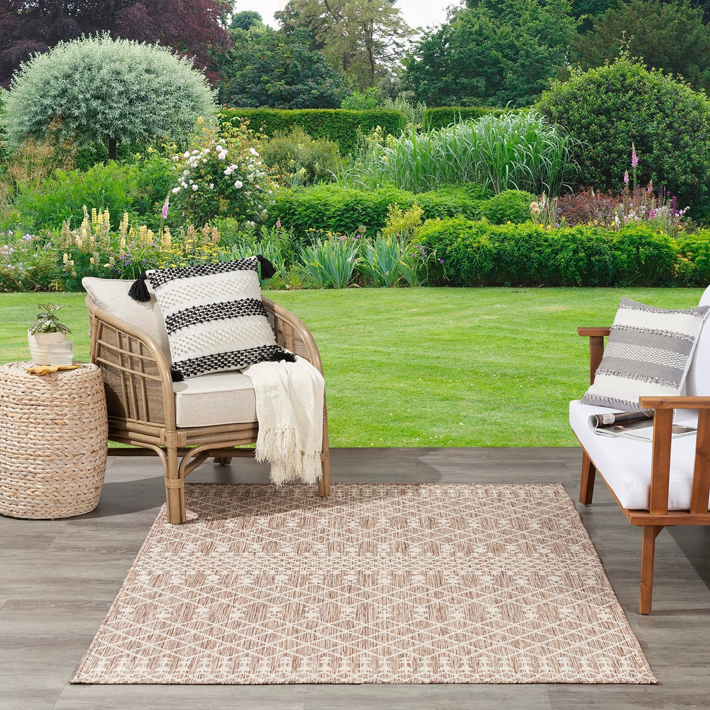 Nourison Home Positano Beige 7' x 10' Area Rug - Easy Clean, Non Shedding, Bed Room, Living Room, Dining Room, Kitchen (7' x 10')