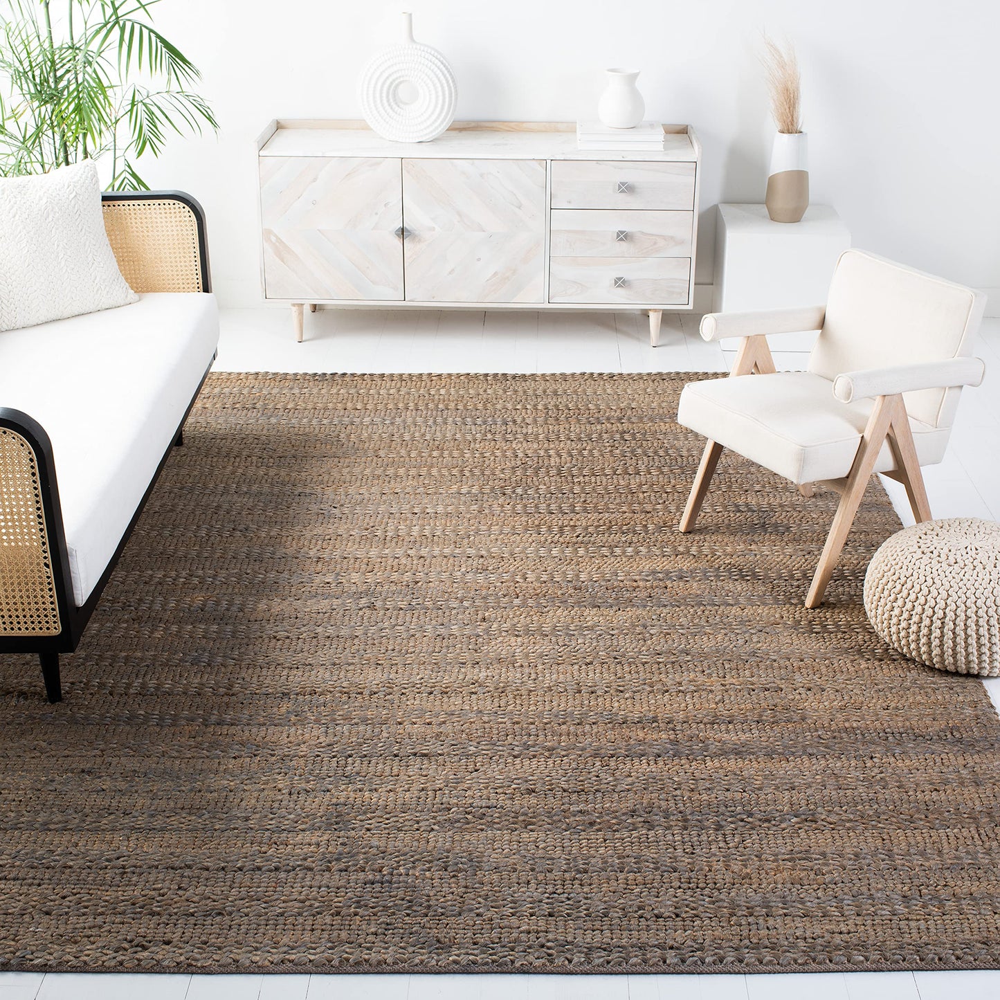 SAFAVIEH Natural Fiber Collection Area Rug - 6' Square, Beige, Handmade Jute, Braided Woven Design, Ideal for Living Room, Bedroom (NF212B)