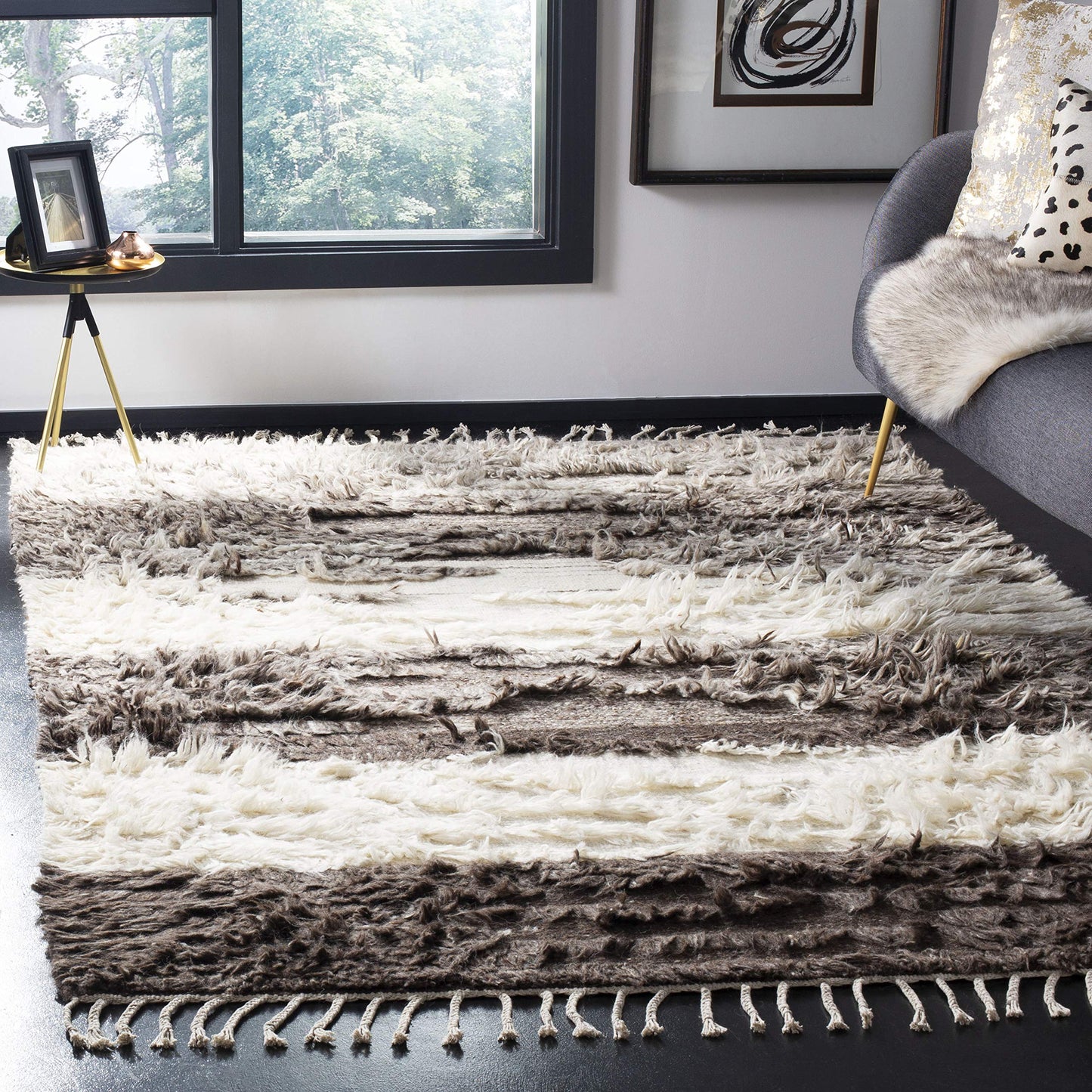 SAFAVIEH Kenya Collection Accent Rug - 4' x 6', Ivory & Grey, Hand-Knotted Tribal Tassel Wool, Ideal for High Traffic Areas in Entryway, Living Room, Bedroom (KNY226A)