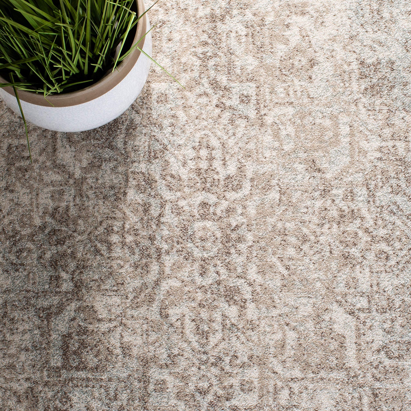 SAFAVIEH Evoke Collection Area Rug - 6'7" Square, Ivory & Taupe, Distressed Design, Non-Shedding & Easy to Clean, Ideal for Living Room, Bedroom, Dining Space (EVK256E)