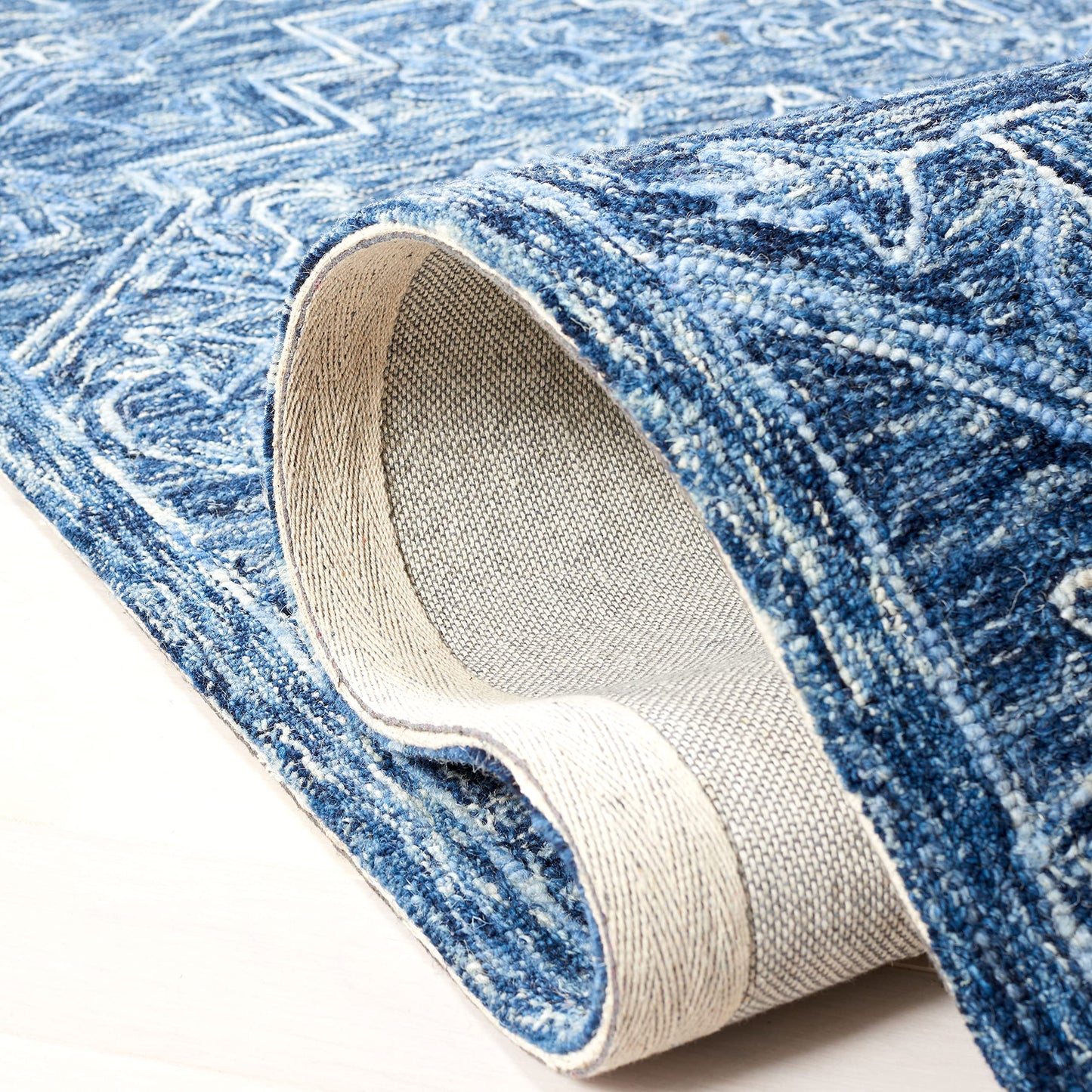 SAFAVIEH Area Rug 8x10 - Metro Collection - Large - Blue, Handmade Wool, Ideal for Living Room, Bedroom, Office, Dining Space (MET115M)