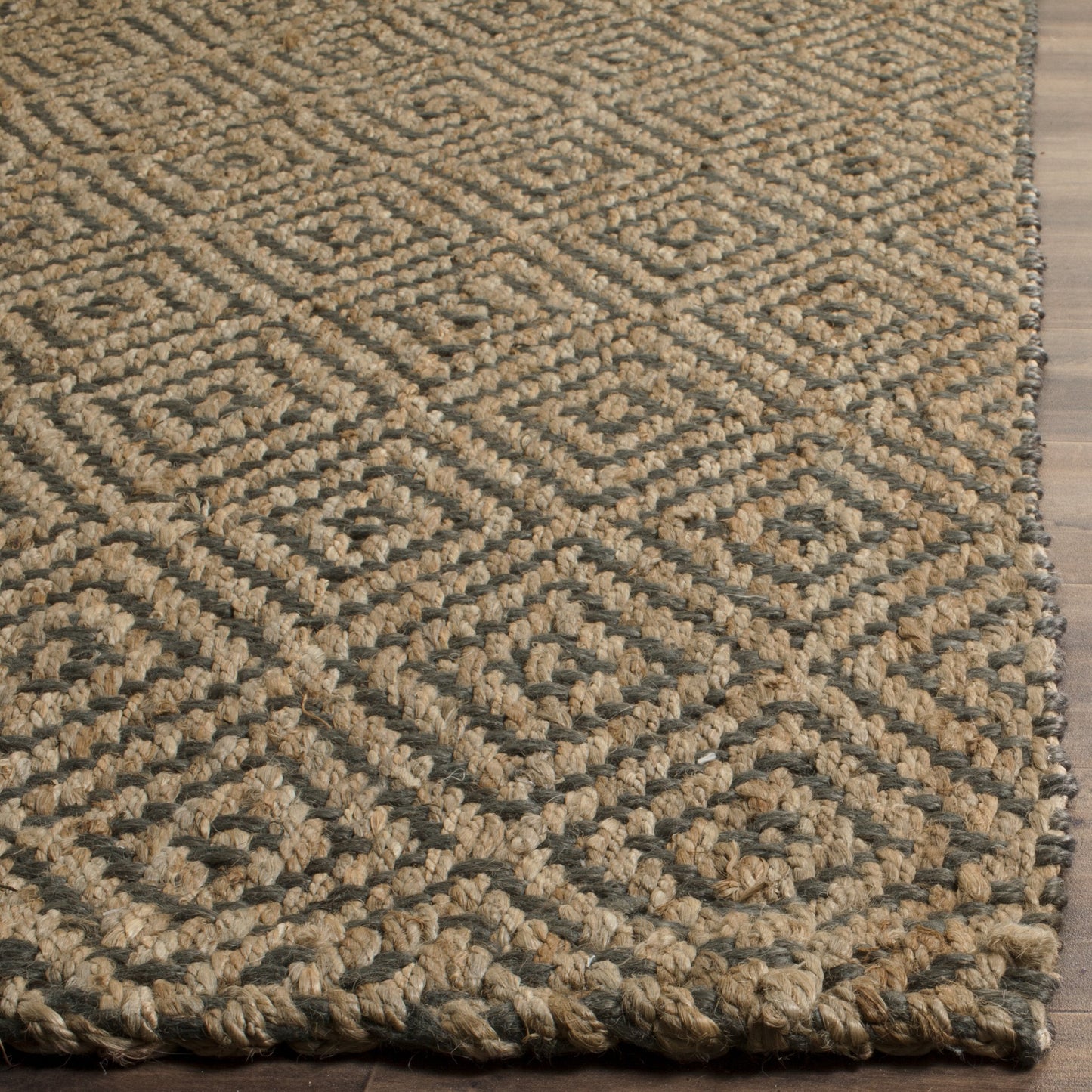 SAFAVIEH Natural Fiber Collection Accent Rug - 2' x 3', Natural & Grey, Handmade Jute, Ideal for High Traffic Areas in Entryway, Living Room, Bedroom (NF181D)
