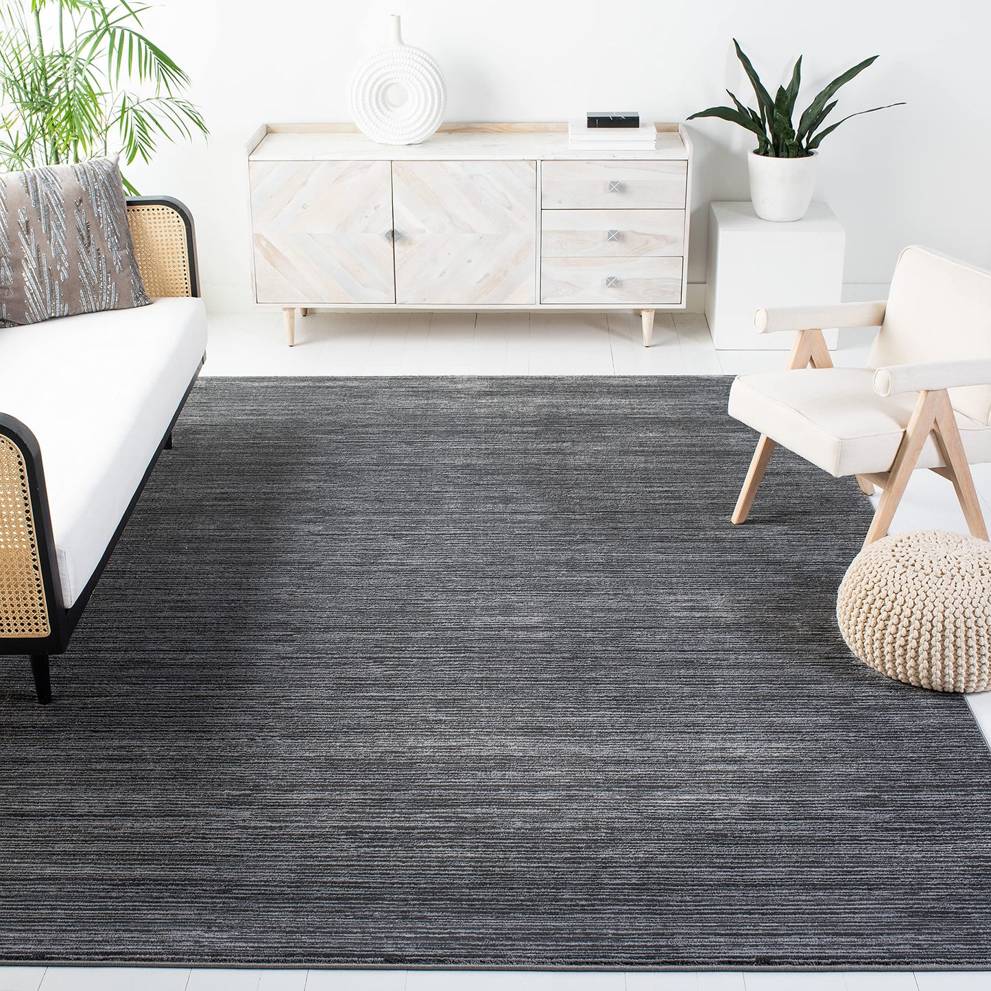 SAFAVIEH Vision Collection Area Rug - 6'7" Square, Grey, Modern Ombre Design, Non-Shedding & Easy to Clean, Ideal for Living Room, Bedroom, Dining Space (VSN606D)