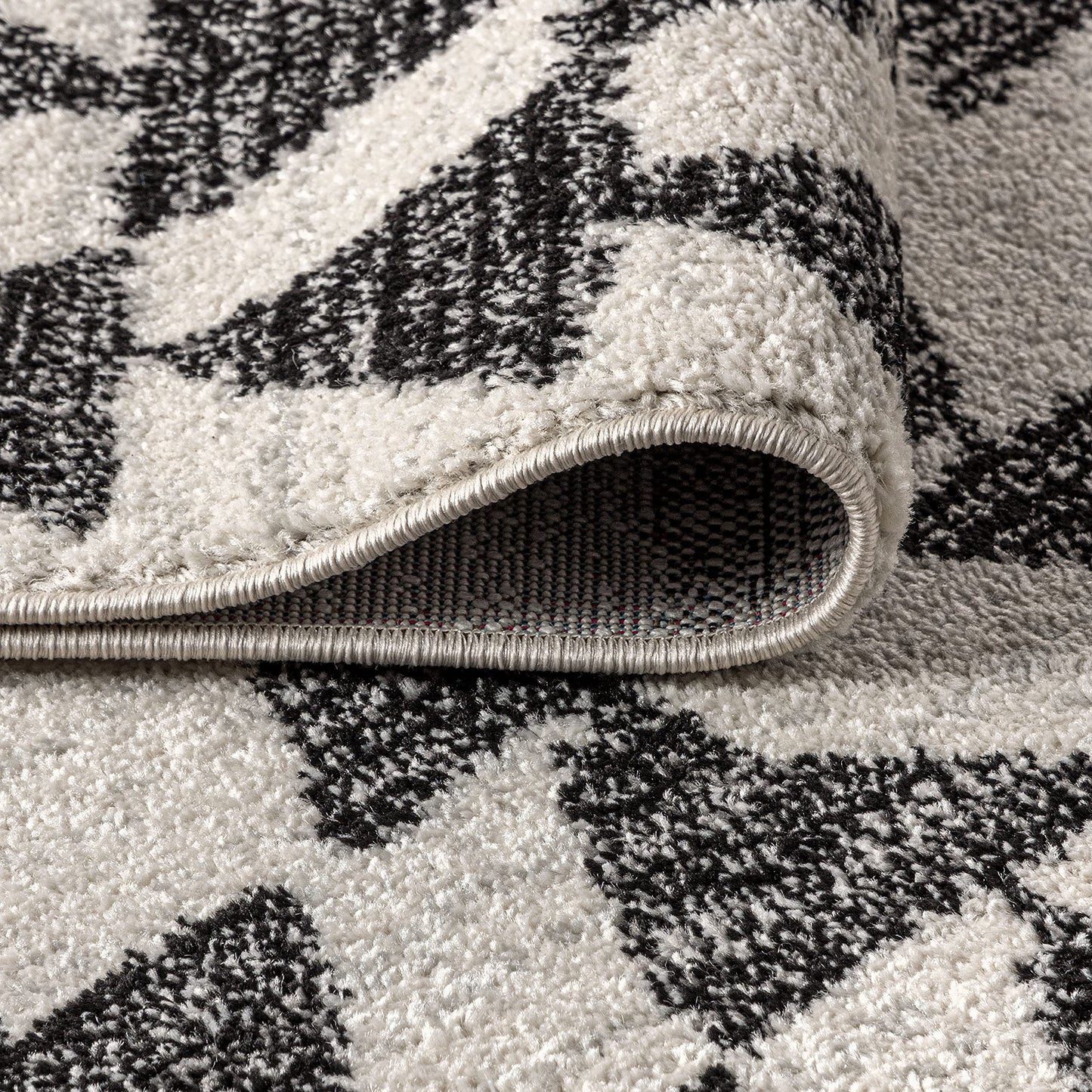 JONATHAN Y Aisha Moroccan Triangle Geometric Cream/Black 3x3 Square Indoor Area Rug, Contemporary, Modern, Easy-Cleaning for Living Room, Bedroom, Kitchen, Pet Friendly, Non-Shedding (MOH206A-3SQ)