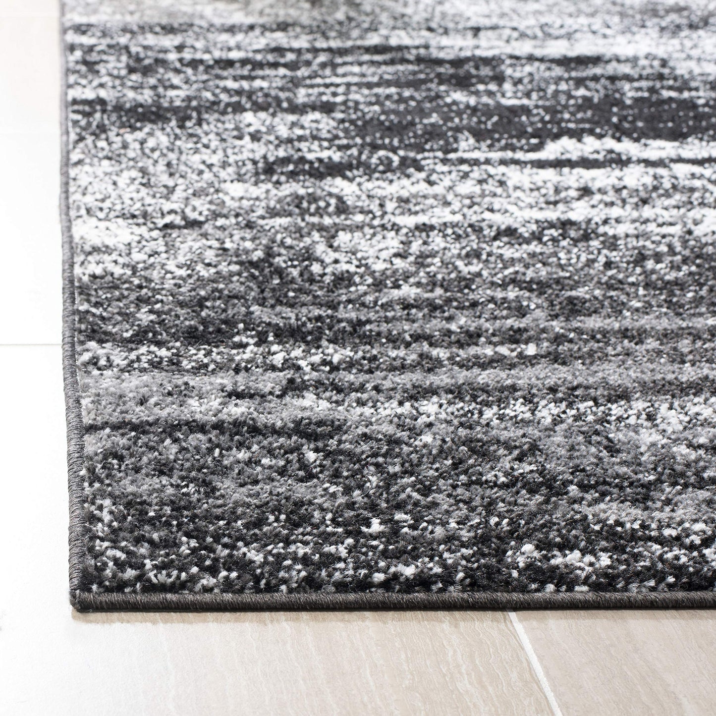 SAFAVIEH Area Rug 8x10 - Adirondack Collection - Large - Silver & Black, Modern Abstract Design, Non-Shedding & Easy Cleaning, Ideal for Living Room, Bedroom, Office, Dining Space (ADR112A)