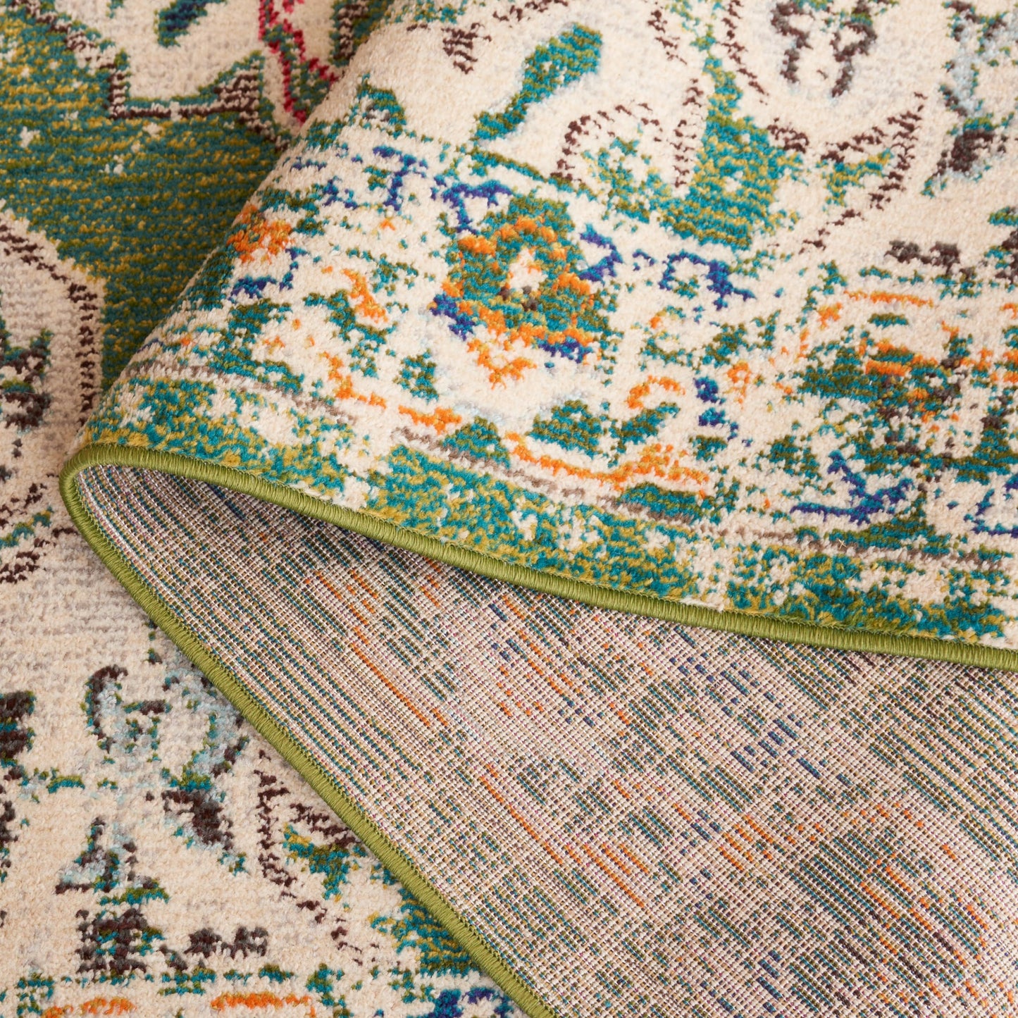 SAFAVIEH Madison Collection Area Rug - 6' x 9', Green & Aqua, Boho Medallion Distressed Design, Non-Shedding & Easy Care, Ideal for High Traffic Areas in Living Room, Bedroom, Dining (MAD452Y-6)