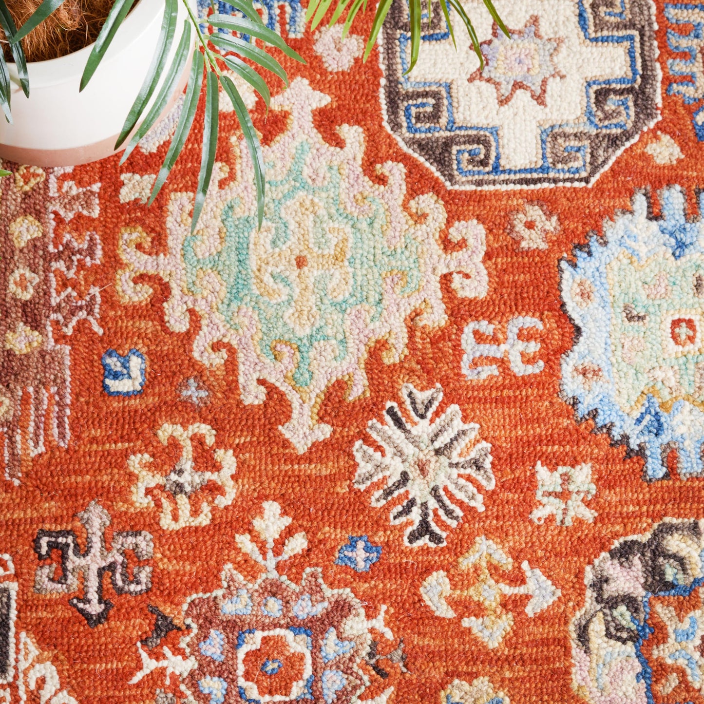 SAFAVIEH Aspen Collection Area Rug - 3' x 5', Rust & Ivory, Handmade Wool, Boho Tribal Design, Ideal for High Traffic Areas in Living Room, Bedroom, Dining (APN305P-3)