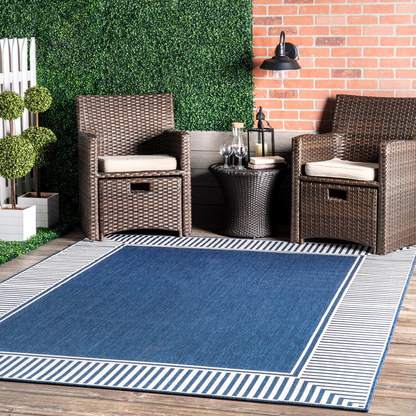 Nuloom Asha Navy/Ivory, 5' x 8', Casual, Striped Border, Soft and Cozy, High Traffic, Easy Clean, Durable Area Rug for Indoor/Outdoor Patio, Deck, Porch, Garden, Courtyard