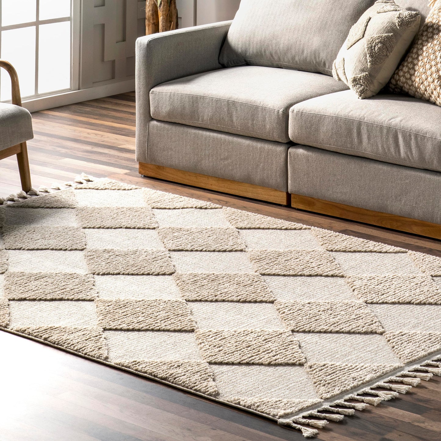 Nuloom Marissa Beige/Ivory, 5'3" x 7'6", Diamond, Tassel, Soft and Cozy, High Traffic, Stain Resistant, Easy Clean, Durable Area Rug for Bedroom, Living Room, Dining Space, Den, Foyer, Entryway