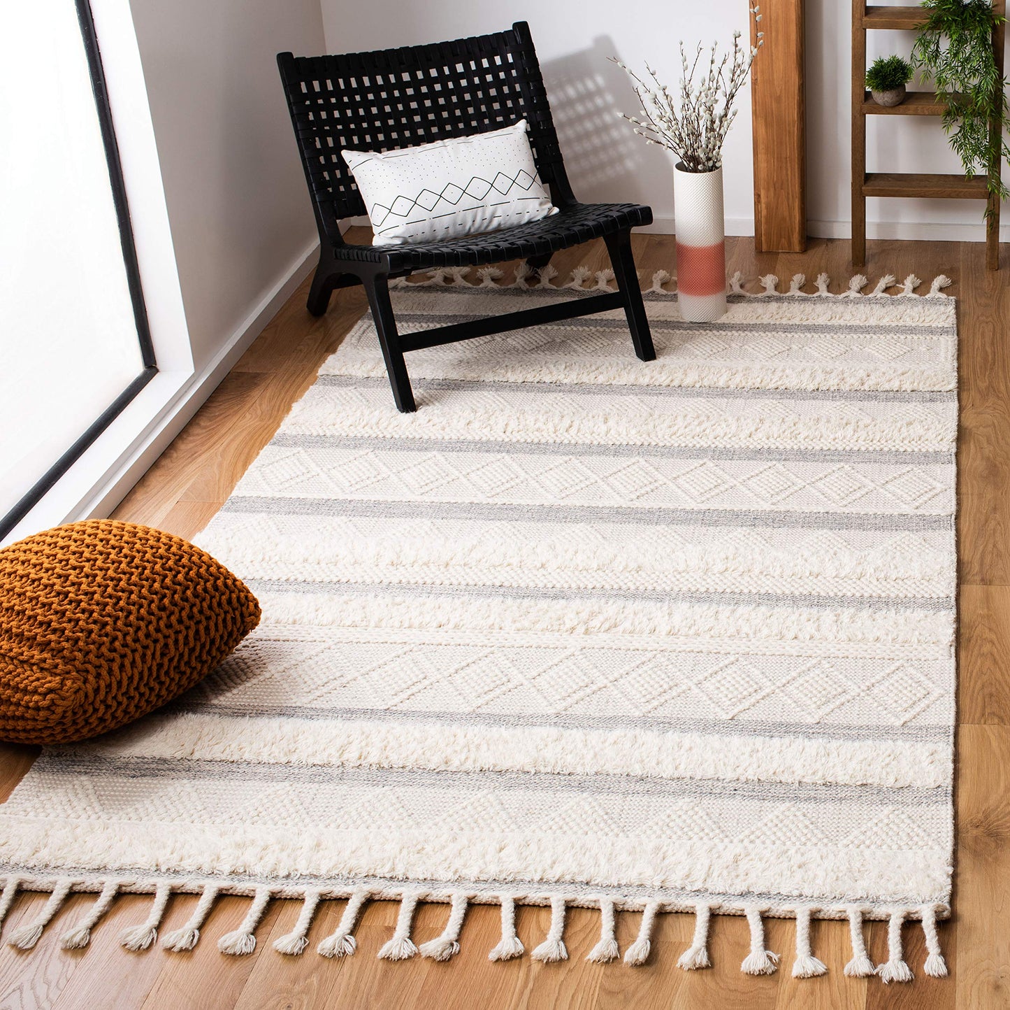 SAFAVIEH Kenya Collection Accent Rug - 3' x 5', Ivory & Grey, Handmade Moroccan Boho Tribal Tassel Wool, Ideal for High Traffic Areas in Entryway, Living Room, Bedroom (KNY959A)