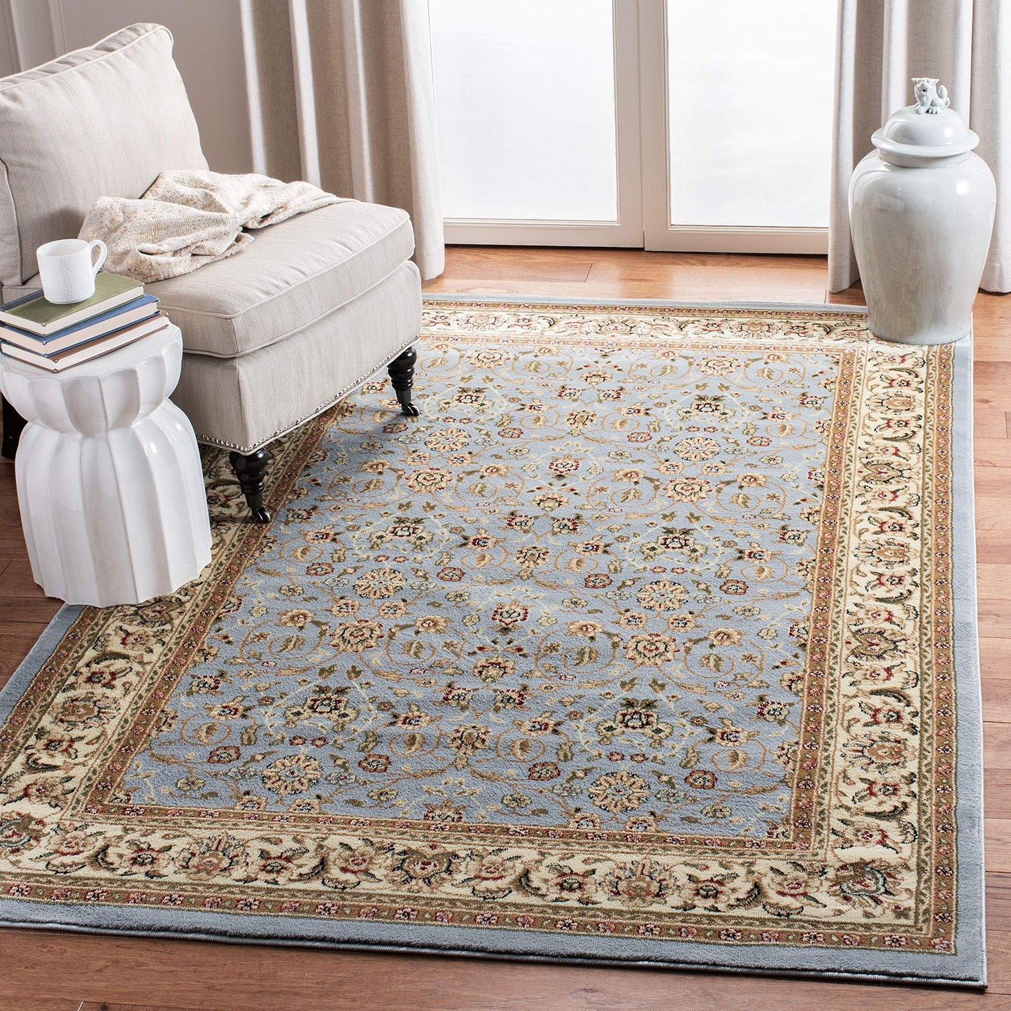 SAFAVIEH Lyndhurst Collection Area Rug - 5'3" x 7'6", Light Blue & Ivory, Traditional Oriental Design, Non-Shedding & Easy Care, Ideal for High Traffic Areas in Living Room, Bedroom (LNH312B)