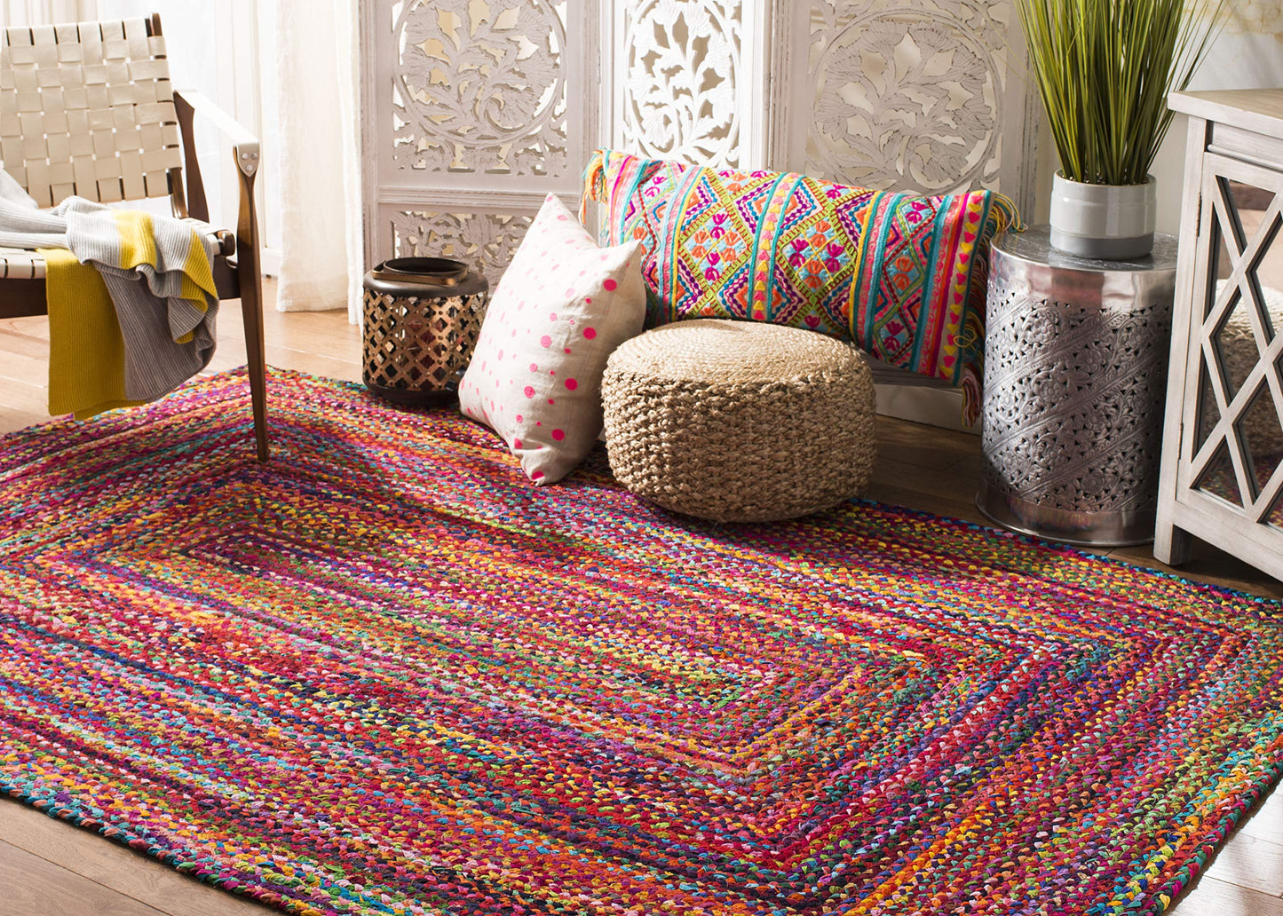 SAFAVIEH 5x8 Area Rug - Braided Collection - Red & Multi, Handmade Woven Cotton, Boho Reversible Style, Ideal for Living Room, Bedroom (BRD210A)
