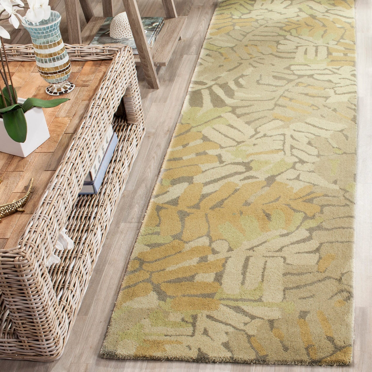 Martha Stewart x SAFAVIEH Area Rug Collection - 8' x 10', Oolong Tea Green, Handmade Wool, Ideal for Living Room, Bedroom, Office, Dining Space (MSR4548C)