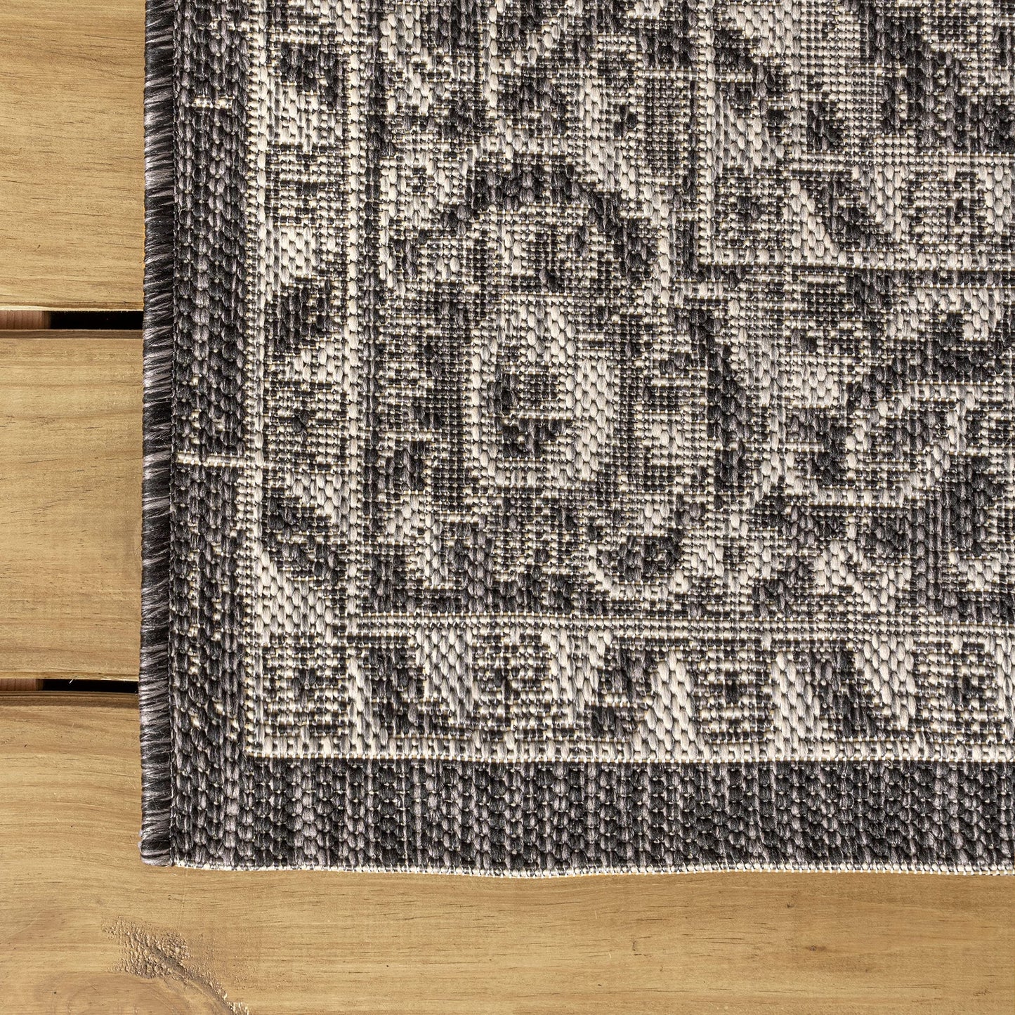 JONATHAN Y Vine & Border Indoor Outdoor Round Area Rug 5 Ft Black/Gray, Palazzo Textured Weave for Backyard, Patio, Porch, Easy-Cleaning, High Traffic, Pet-Friendly, Non-Shedding (SMB103C-5R)