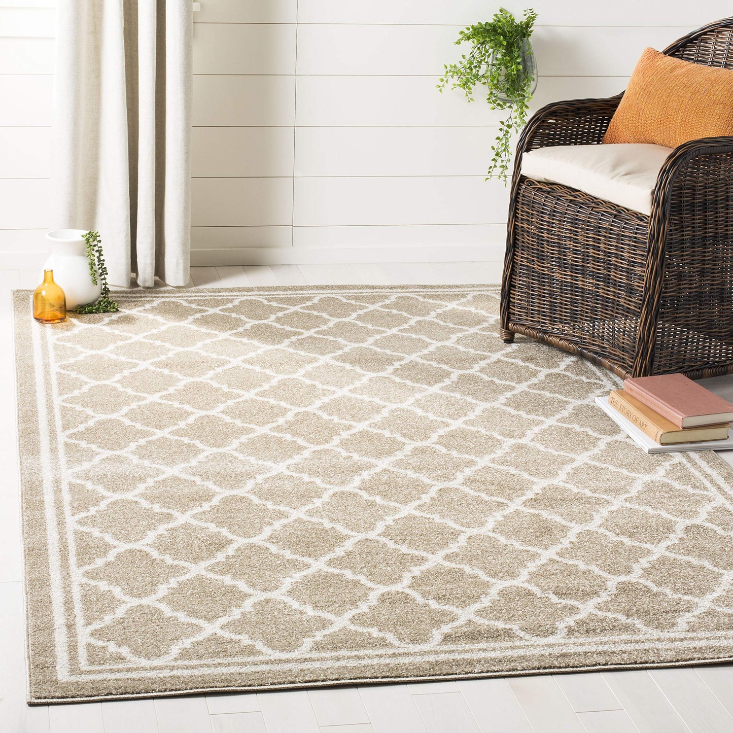 SAFAVIEH Amherst Collection Accent Rug - 3' x 5', Wheat & Beige, Moroccan Trellis Design, Non-Shedding & Easy Care, Ideal for High Traffic Areas in Entryway, Living Room, Bedroom (AMT422S)