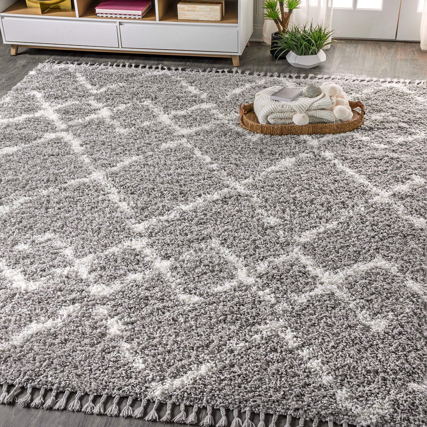JONATHAN Y Mercer Shag Plush Tassel Gray/Ivory Indoor Area Rug, 3x5, Moroccan Geometric Trellis, Contemporary, Easy-Cleaning for Living Room, Bedroom, Kitchen, Pet Friendly, Non-Shedding (MCR102C-3)