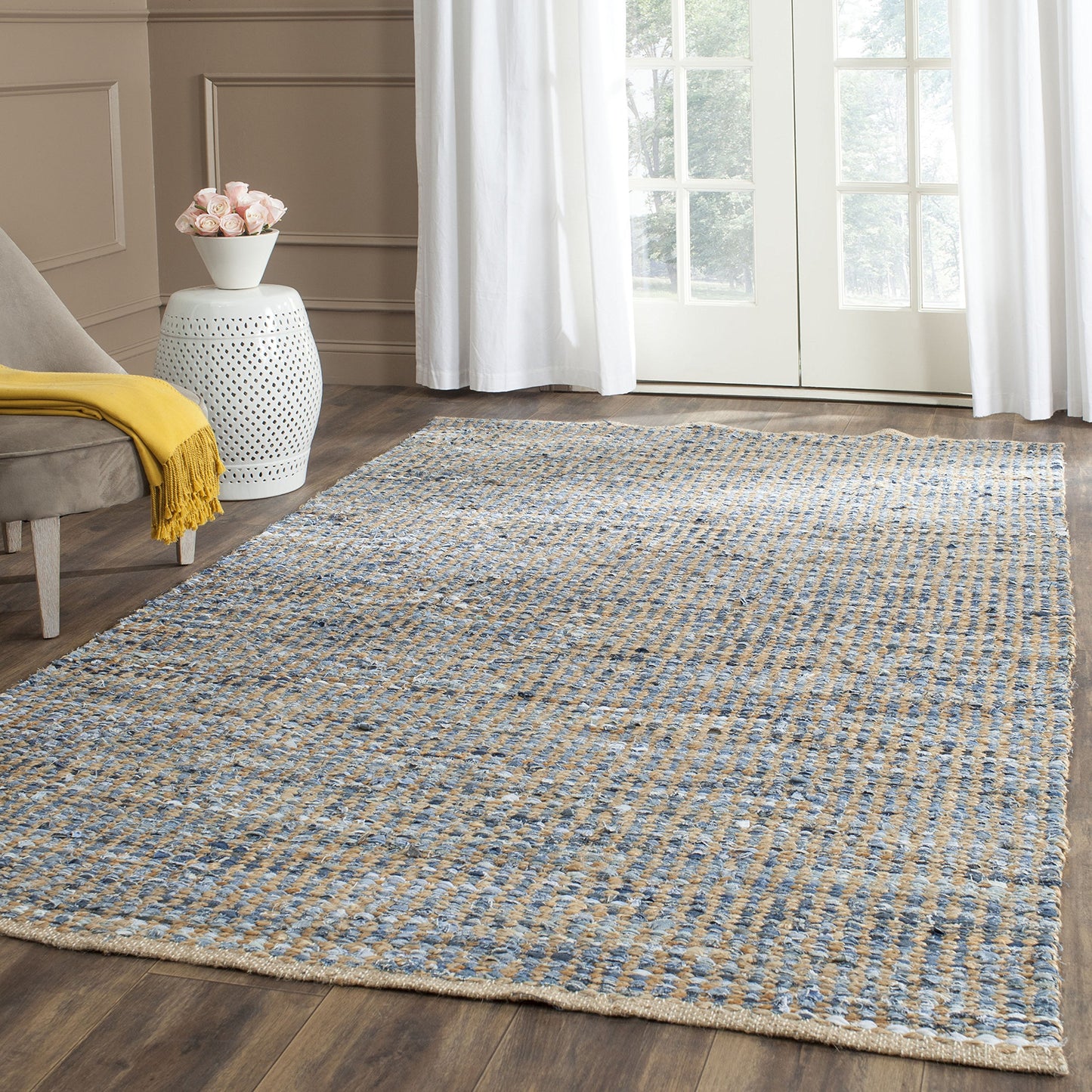 SAFAVIEH Cape Cod Collection Accent Rug - 4' x 6', Natural & Blue, Handmade Flat Weave Coastal Braided Jute, Ideal for High Traffic Areas in Entryway, Living Room, Bedroom (CAP352A)