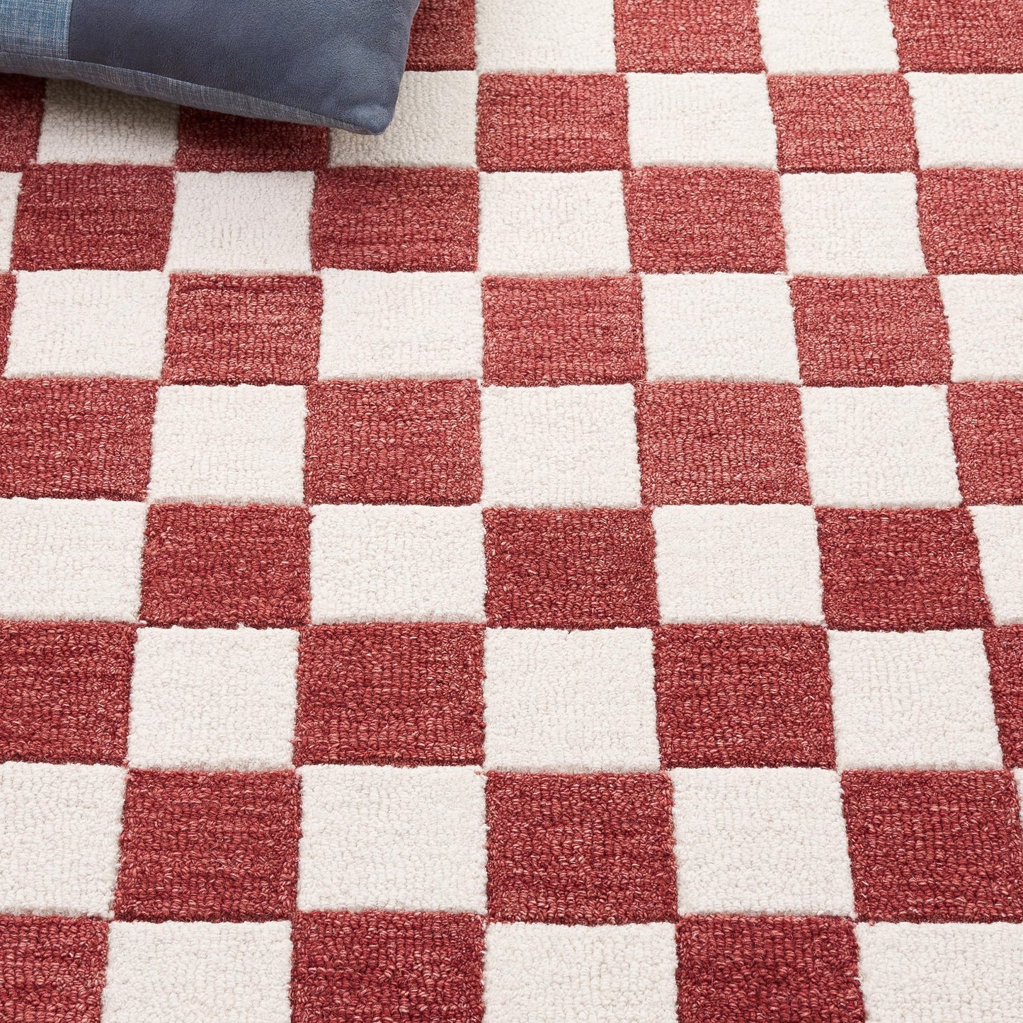 SAFAVIEH Area Rug 5x8 - Ebony Collection - Red & Ivory, Handmade Wool, Checkered Design, Ideal for Living Room, Bedroom, Dining Space (EBN175Q)