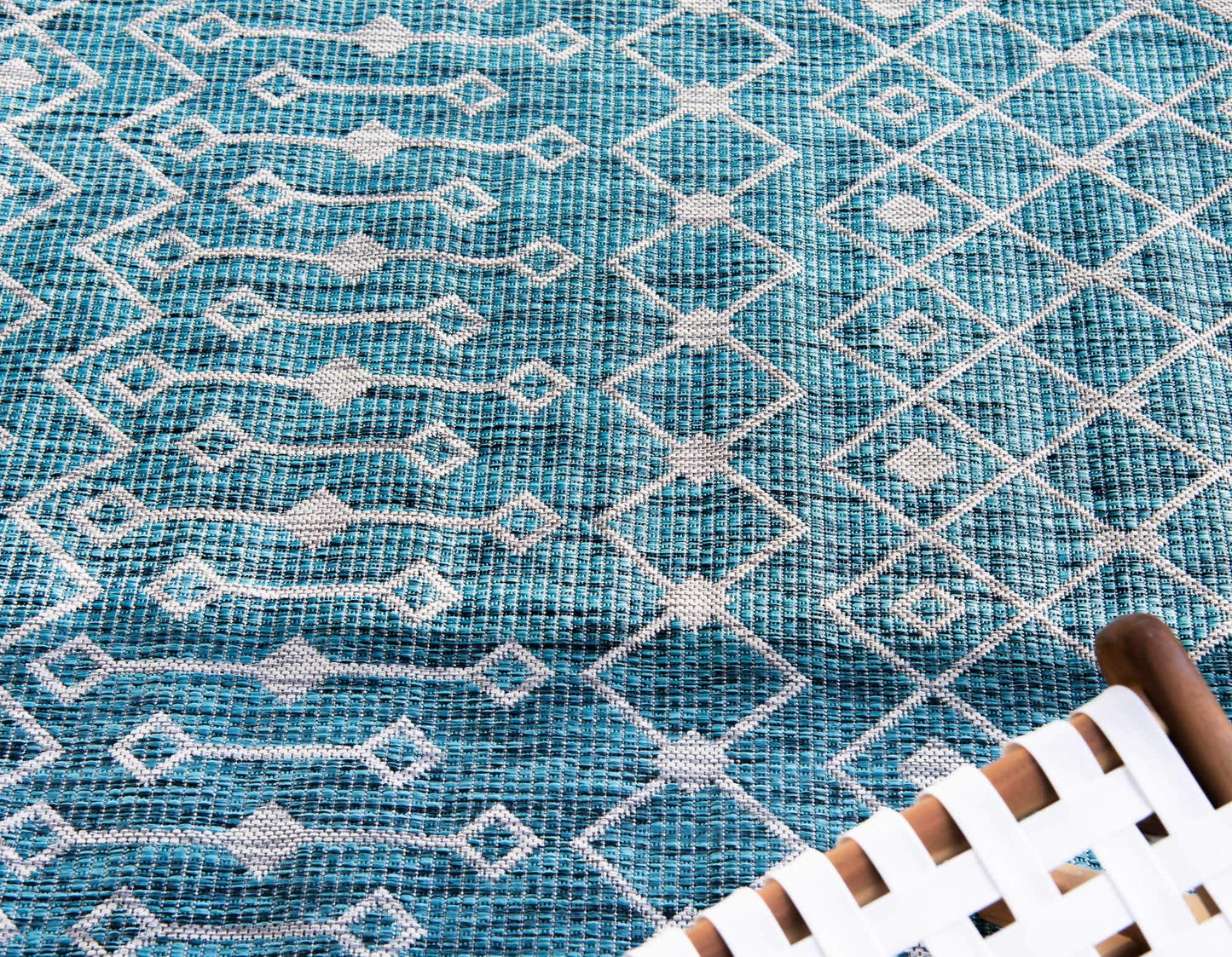 Unique Loom Outdoor Trellis Collection Area Rug - Tribal Trellis (6' 1" x 9' Rectangle, Teal/ Ivory)