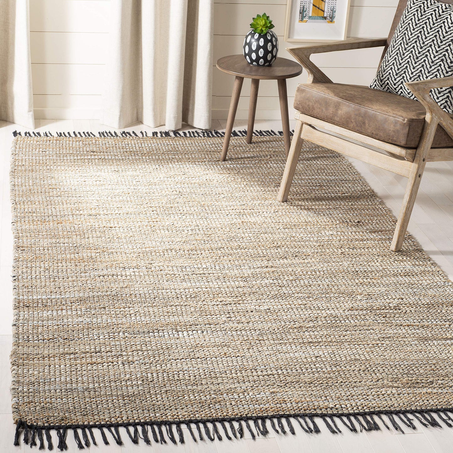 SAFAVIEH Vintage Leather Collection Area Rug - 6' x 9', Beige, Handmade Boho Fringe Leather & Jute, Ideal for High Traffic Areas in Living Room, Bedroom (VTL203B)