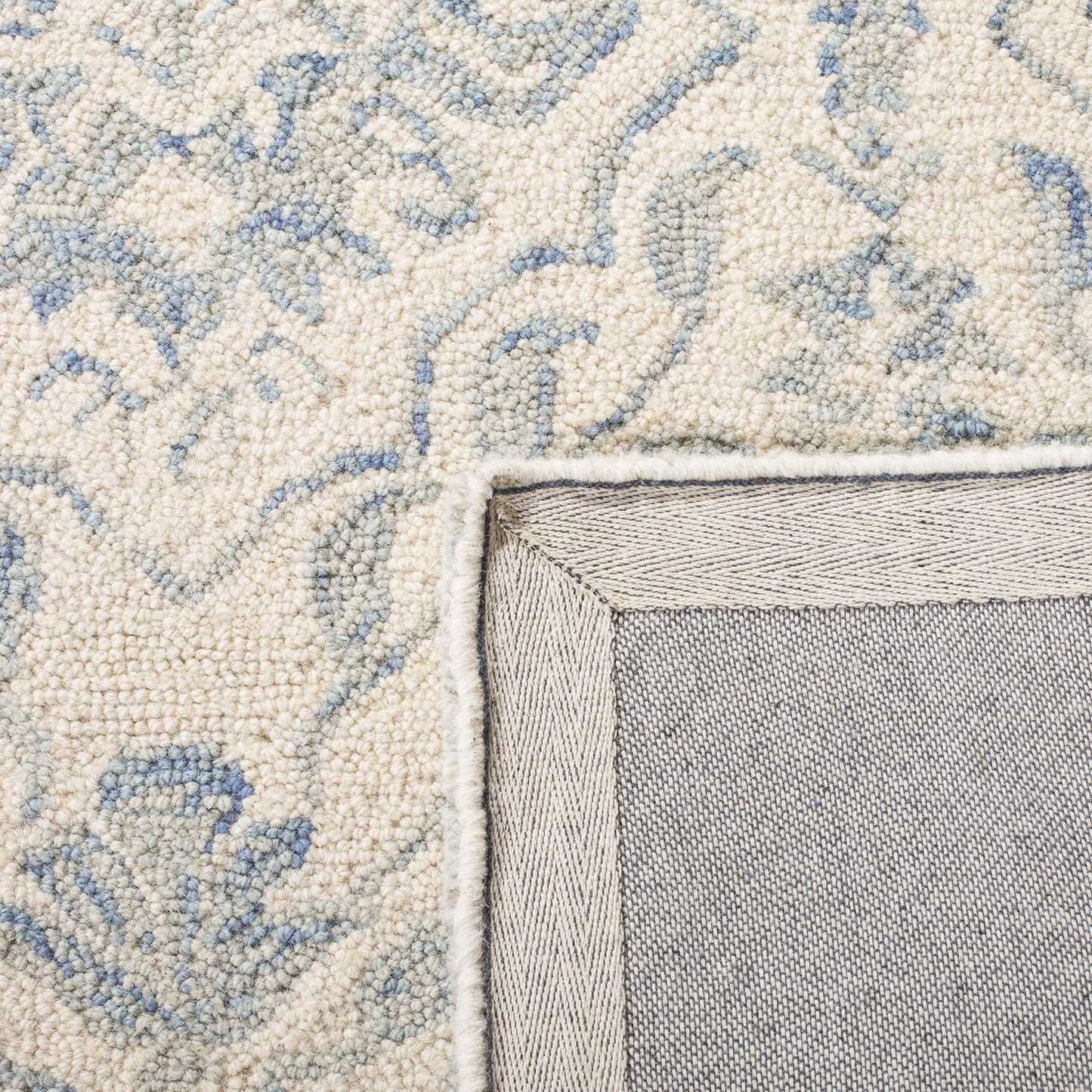 SAFAVIEH Dip Dye Collection Accent Rug - 4' x 6', Light Blue & Ivory, Handmade Wool, Ideal for High Traffic Areas in Entryway, Living Room, Bedroom (DDY901L)