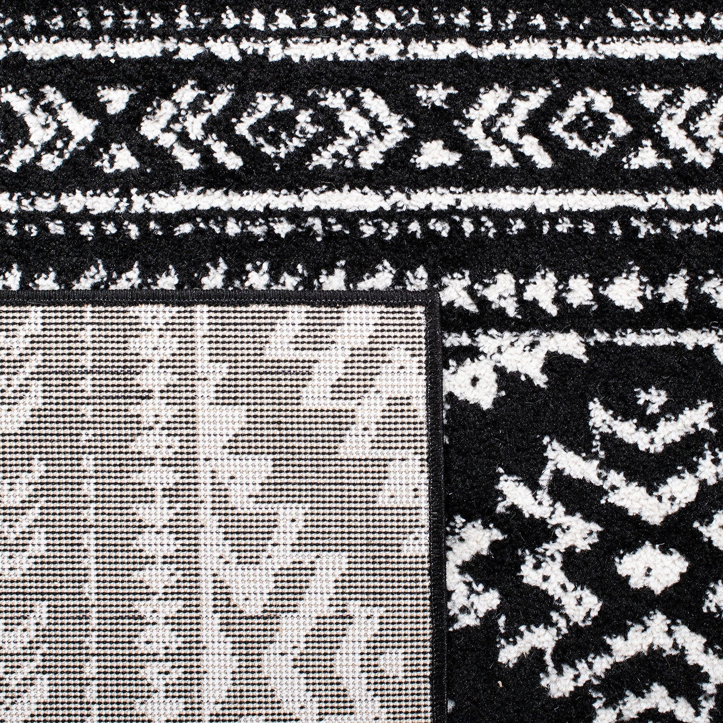 SAFAVIEH Tulum Collection Accent Rug - 2' x 3', Black & Ivory, Moroccan Boho Tribal Design, Non-Shedding & Easy to Clean, Ideal for Front Door, Kitchen, Entryway, Foyer (TUL272Z)