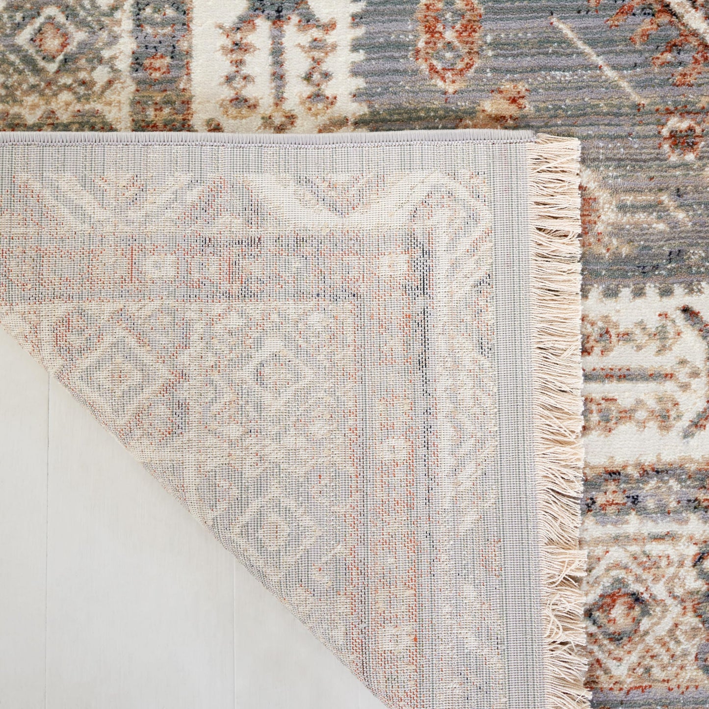 SAFAVIEH Persian Collection Area Rug - 5'3" x 7'7", Grey & Cream, Rustic Boho Oriental Fringe Design, Non-Shedding & Easy Care, Ideal for High Traffic Areas in Living Room, Bedroom (VTP669F)