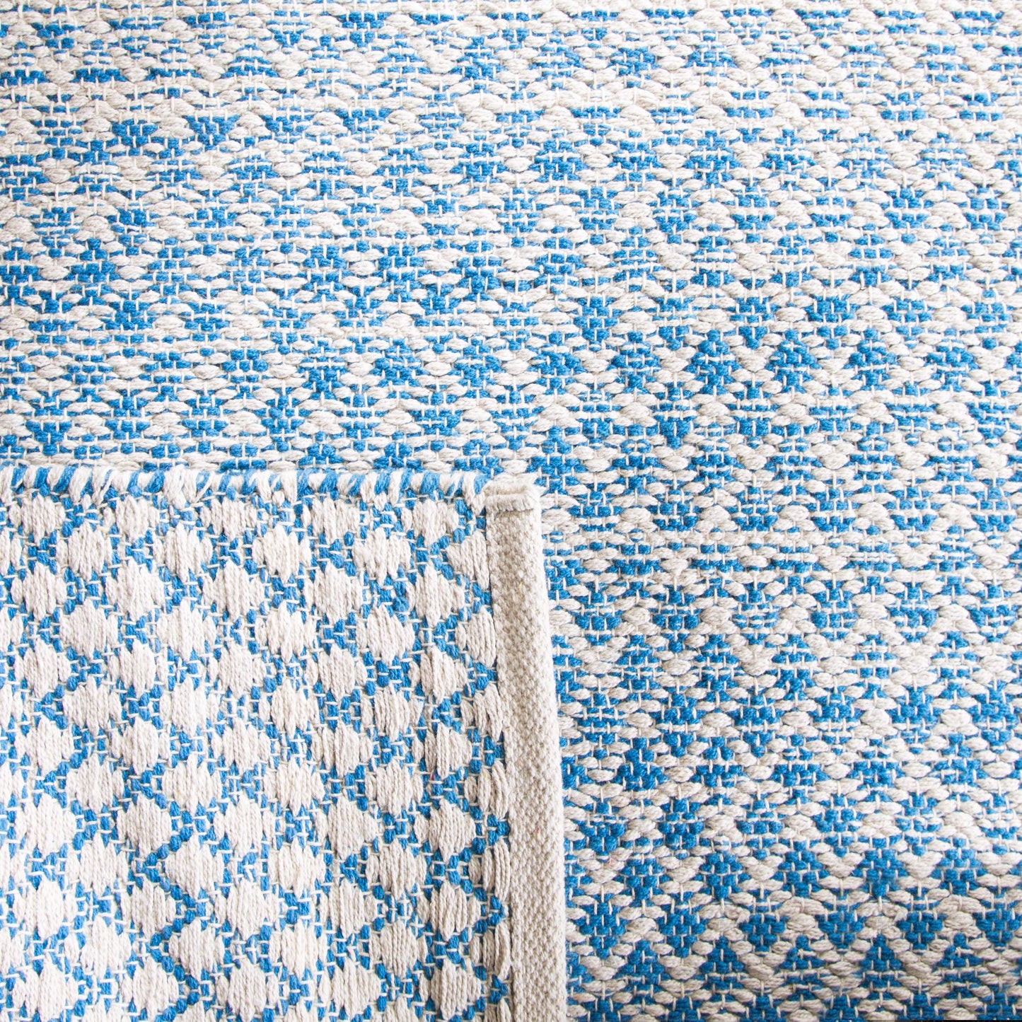 SAFAVIEH Area Rug 8x10 - Montauk Collection - Large - Blue & Ivory, Handmade Cotton, Ideal for Living Room, Bedroom, Office, Dining Space (MTK601B)
