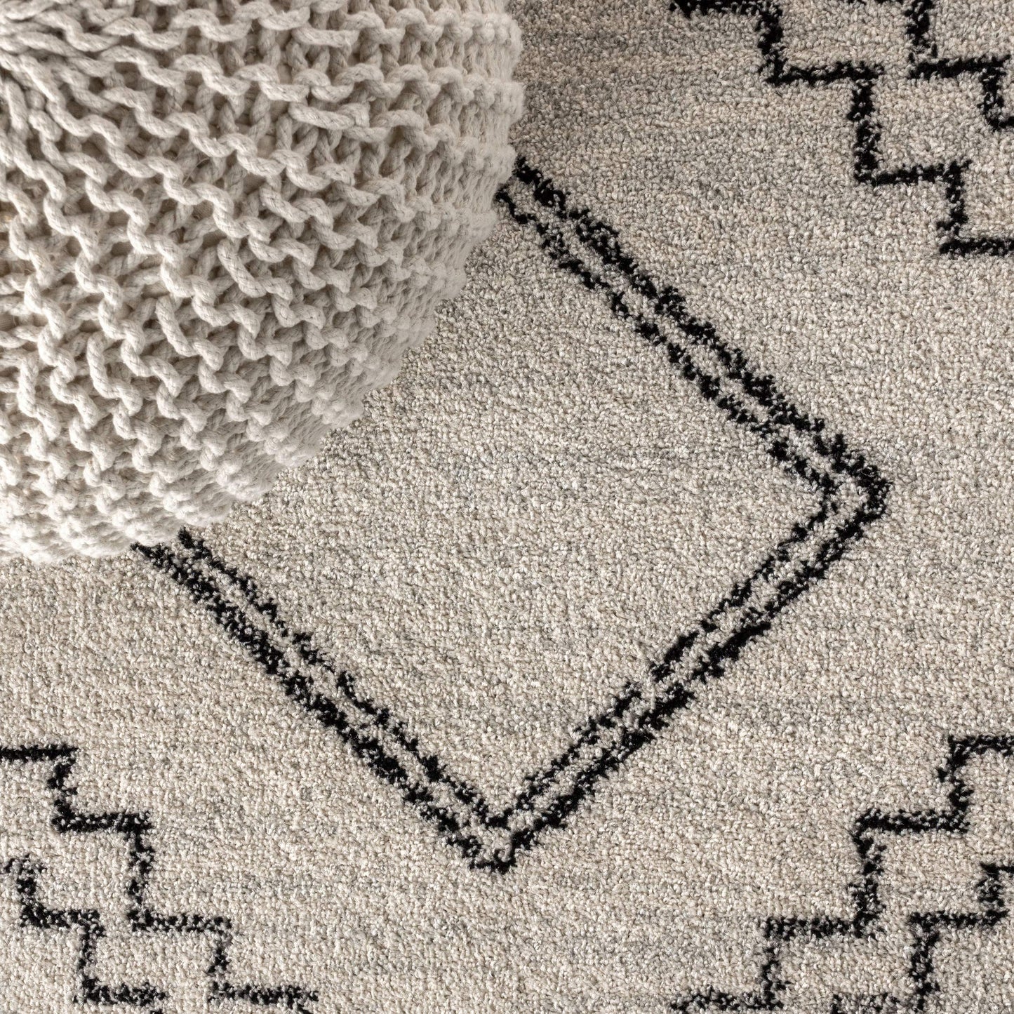 JONATHAN Y Amir Moroccan Beni Souk Cream/Black Indoor Area Rug, 8x10, Bohemian, Scandinavian, Easy-Cleaning for Living Room, Bedroom, Kitchen, Pet Friendly, Non-Shedding (MOH200A-8)