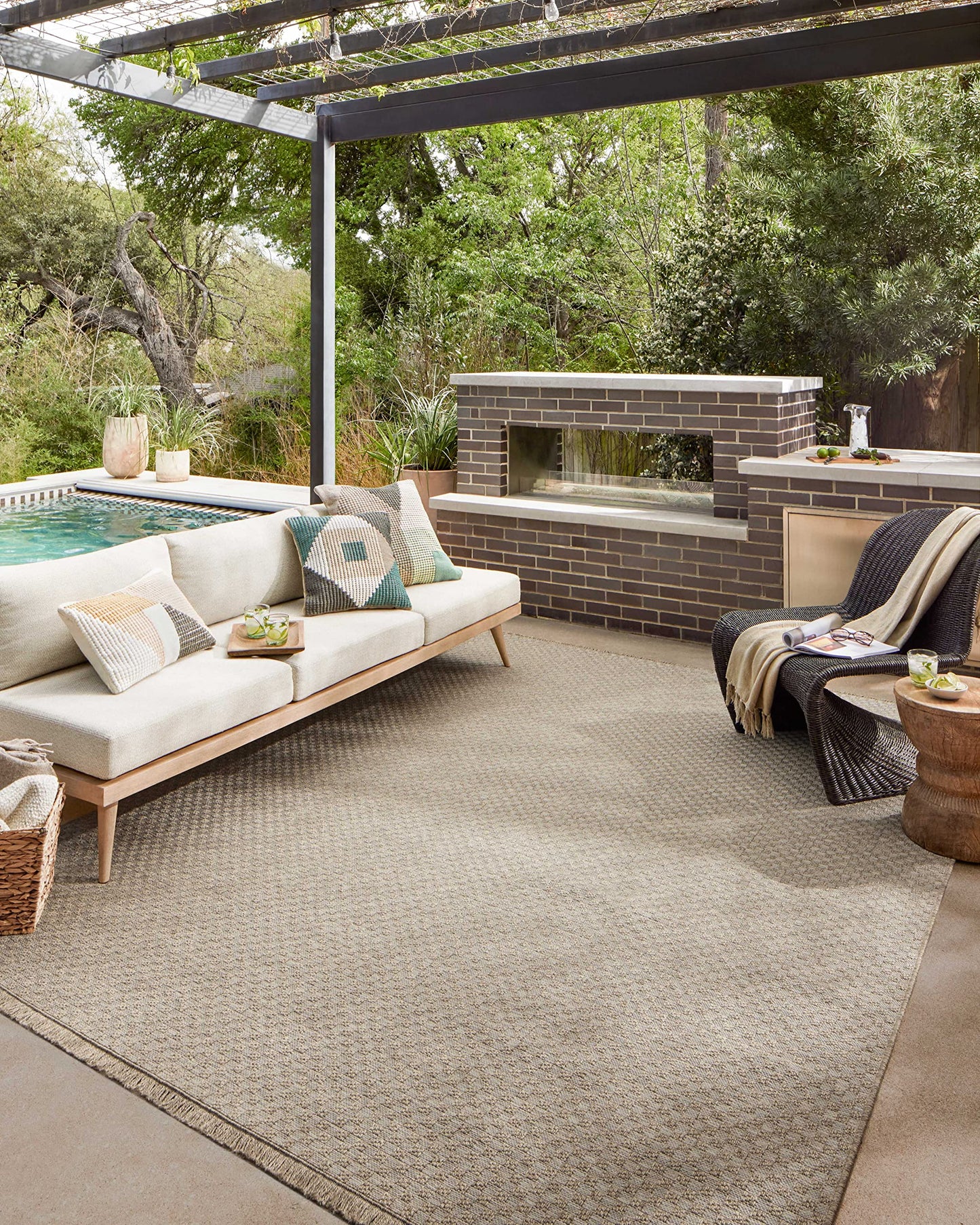 Loloi Dawn Collection Indoor/Outdoor DAW-02 Tan 7'-8" x 10' Area Rug
