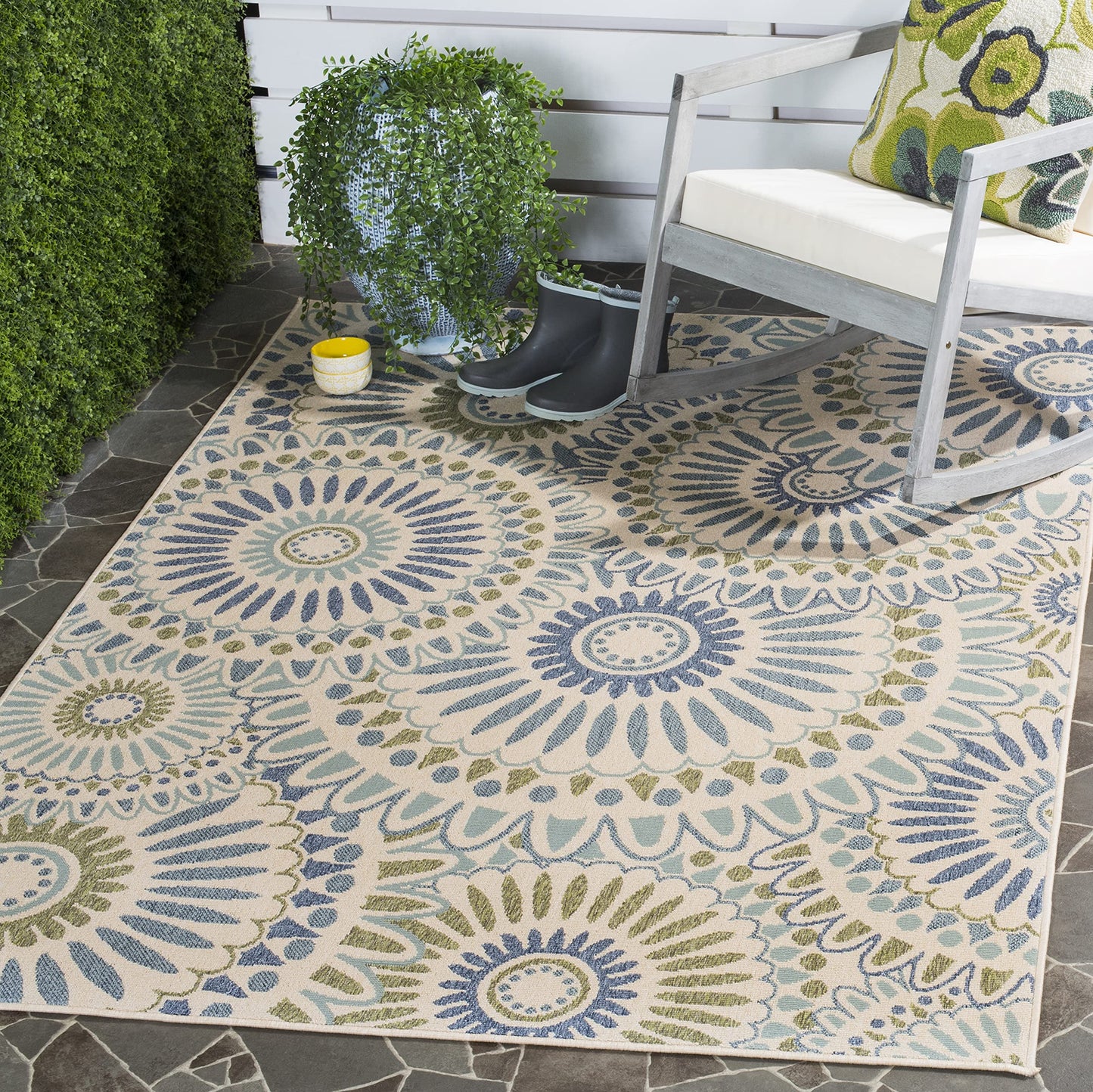 SAFAVIEH Washable Rug Outdoor Veranda Collection - 5'3" x 7'7", Cream & Green, Non-Shedding & Easy to Clean, Ideal for Patio, Backyard, Mudroom (VER091-0614)
