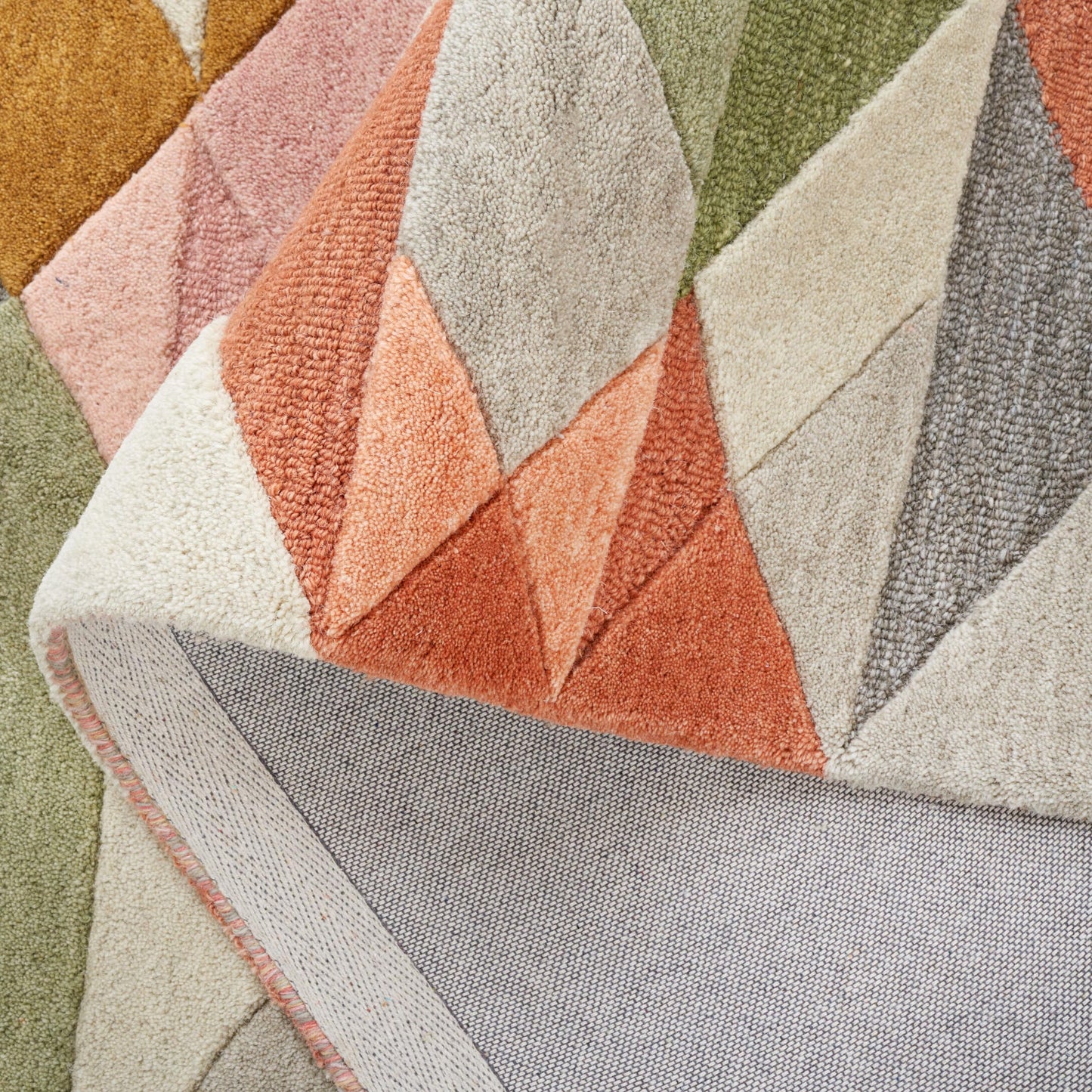 Safavieh Rodeo Drive Collection Area Rug - 4' x 6', Grey & Blush, Geometric Design, Handmade Wool, Ideal for High Traffic Areas in Living Room, Bedroom, Dining (RD454F-4)