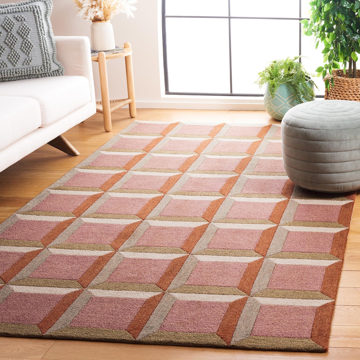 SAFAVIEH Genre Collection Area Rug - 5' x 8', Pink & Beige, Handmade Wool, Ideal for Living Room, Bedroom, Dining (GRE101U-5)