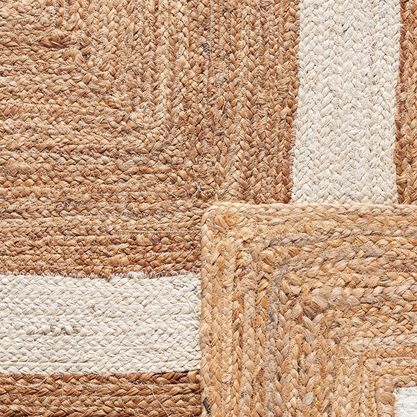SAFAVIEH Natural Fiber Collection Accent Rug - 4' x 6', Ivory & Natural, Handmade Flat Weave Jute, Ideal for High Traffic Areas in Entryway, Living Room, Bedroom (NFB851A)
